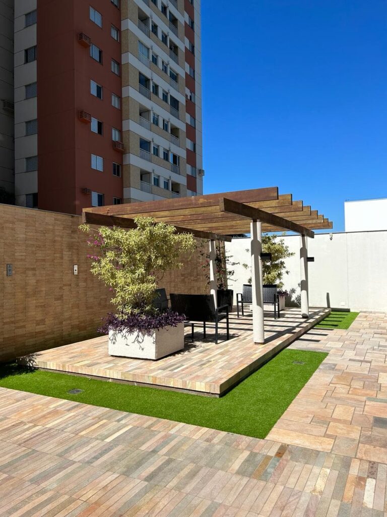 10 Vantagens de usar Grama Sintética no seu Jardim